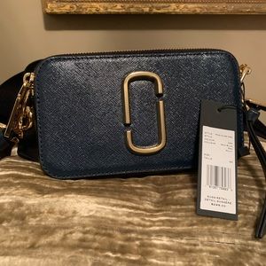 Marc Jacobs Authentic “The Logo Strap Snapshot” bag
